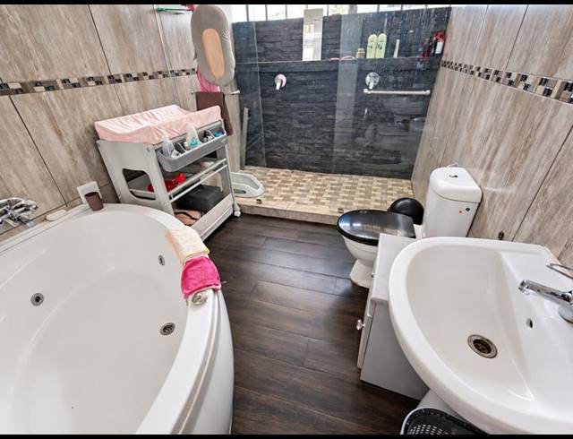 3 BEDROOM HOUSE FOR SALE IN STRUBENVALE